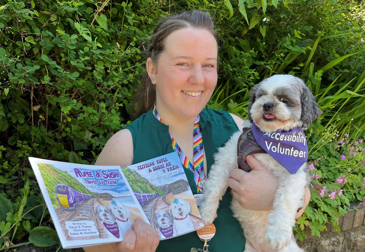 Author Carys Thomas and her dog Rupee. // Credit: Great Western Railway