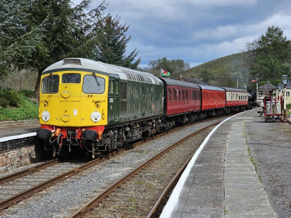 D5310 at Glyndyfrdwy during the Llangollen Railway Branchline Weekend on 14th April 2024. // Credit: Aaron Browning