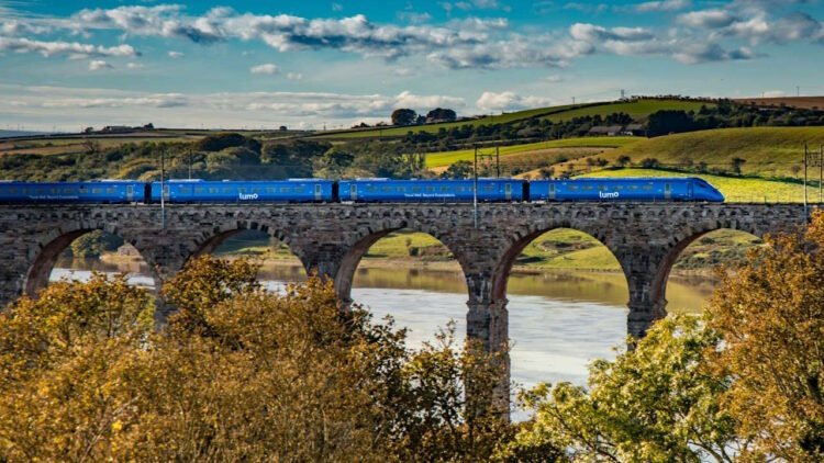 Class 803 Lumo train. // Credit: Lumo