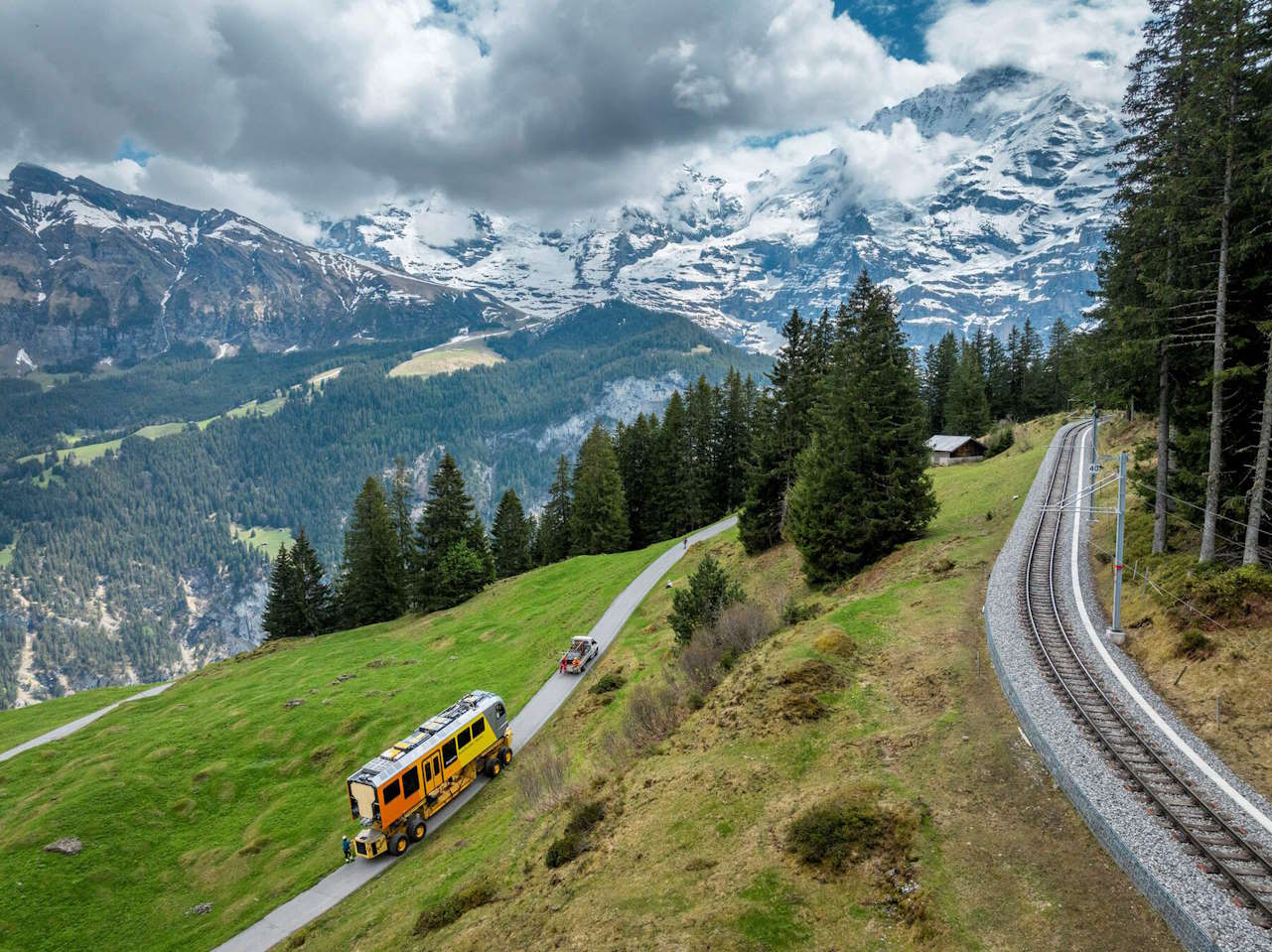 New carriage being delieverd for the Lauterbrunnen-Mürren mountain rail