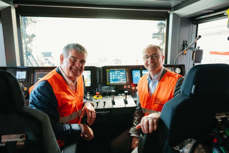 Peter Spuhler, Chairman of the Board of Directors of Stadler, and Johann Pluy, Member of the Board of Management of ÖBB-Infrastruktur AG