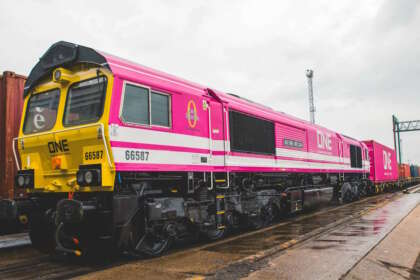 Class 66 No. 66587 in ONE pink livery
