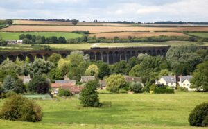 5043 Earl of Mount Edgcumbe crossing Harringworth Viaduct in 2017 - John Hillier