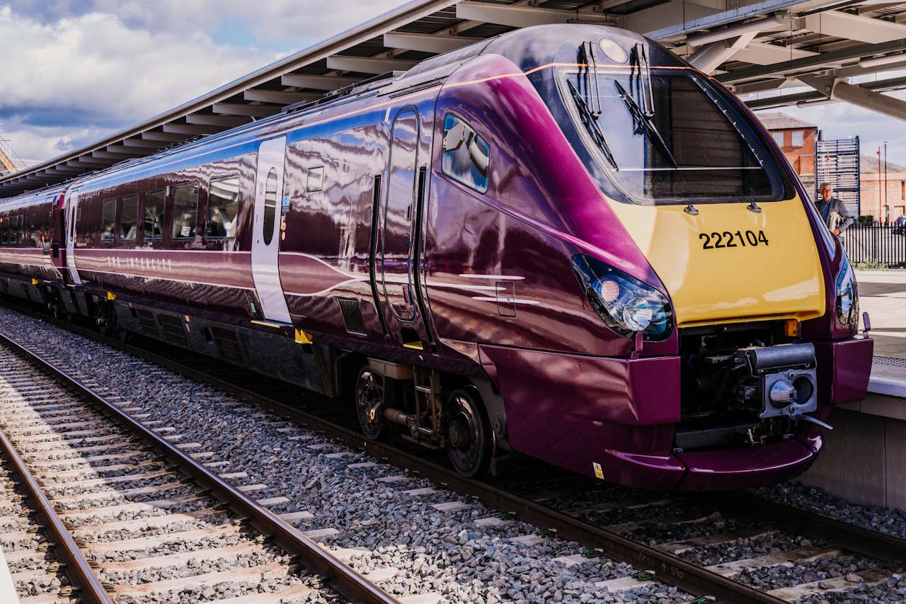 Class 220 as used on St. Pancras to Sheffield services. // Credit: East Midlands Railway