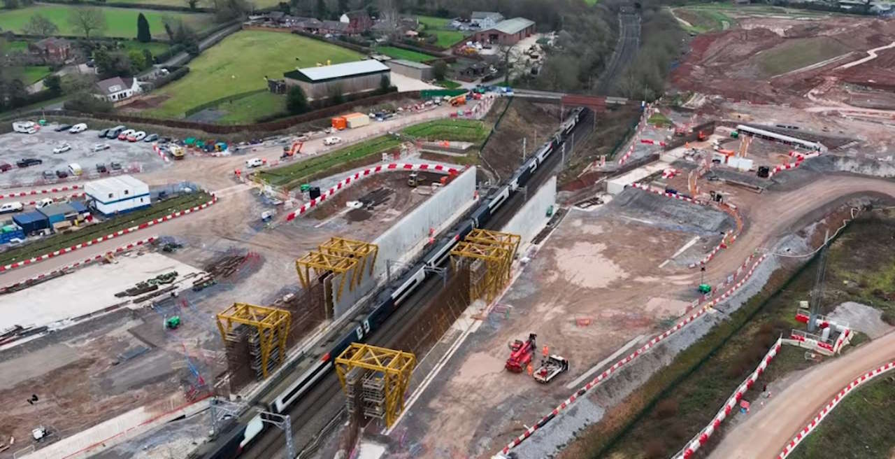 Aerial view of Carol Green HS2 bridge construction site. // Credit: HS2