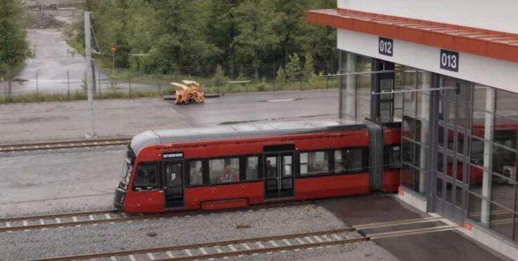 Tram leaving the depot on its autonomous run. // Credit: Škoda Group