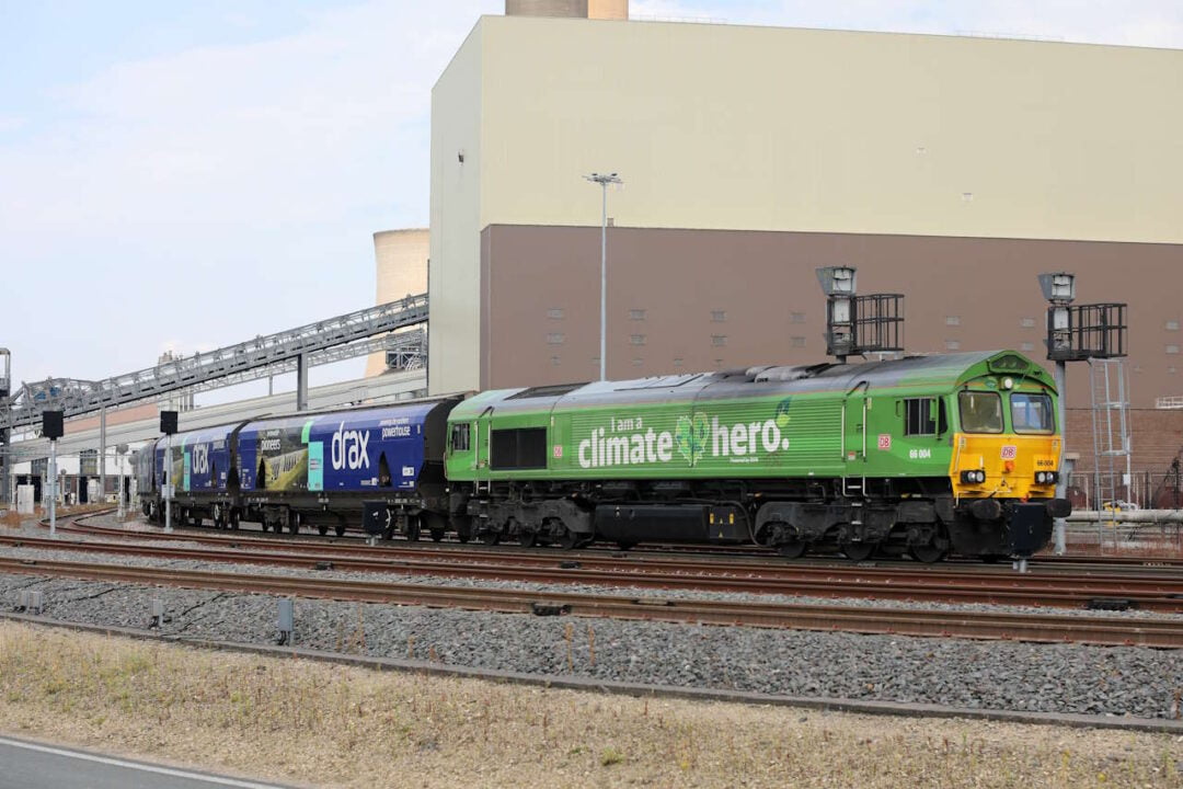 DB Cargo train of biomass at Drax. // Credit: DB Cargo UK