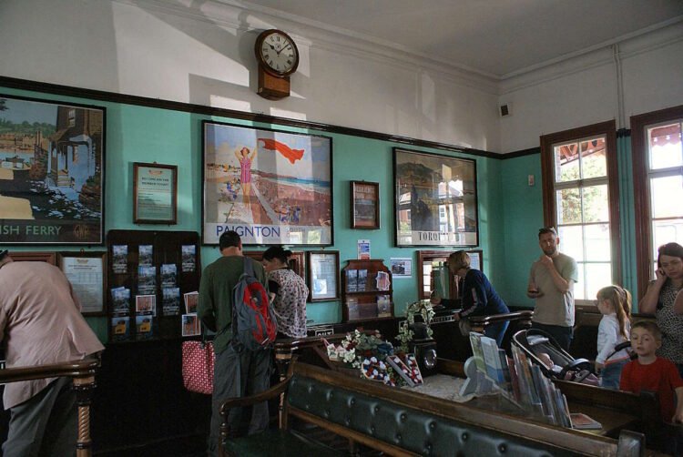 A busy booking office at Kidderminster for the 40th anniversary celebrations. Credit: John Oates