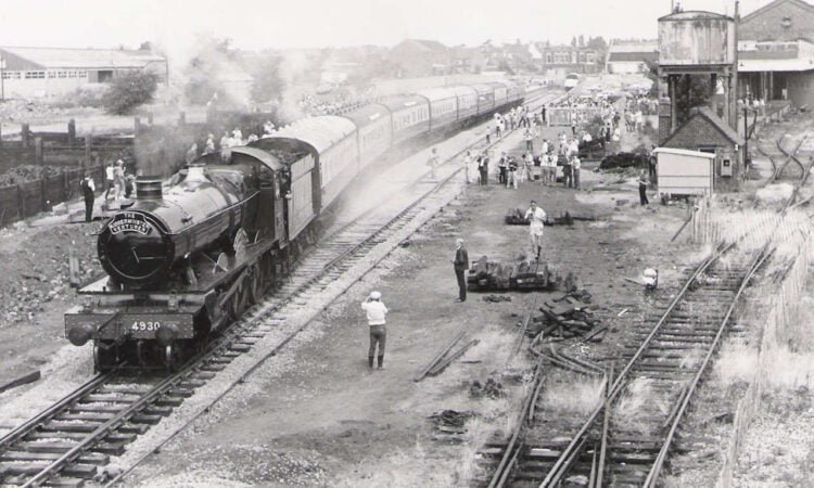 The 'Kidderminster Venturer' leaving the newly-opened Kidderminster station 40 years ago. // Credit: Brian Trotman