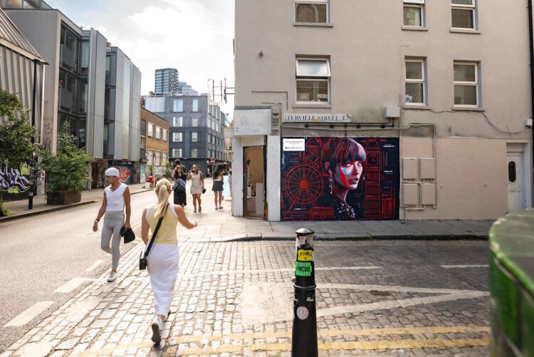 Taylor Swift-themed wall art at 83 Redchurch St. // Credit: Transport for London