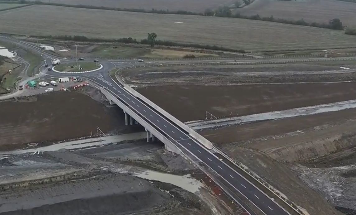 Aerial view of the new A41 bridge between Waddesdon and Aylesbury - HS2