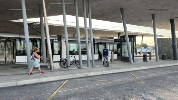 Tram being in used in the trial with La Poste. // Credit: Alstom