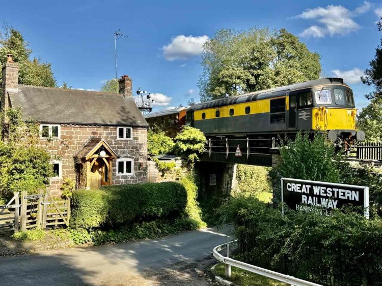 Class 33 No.33108 at Hampton Loade - David Bissett