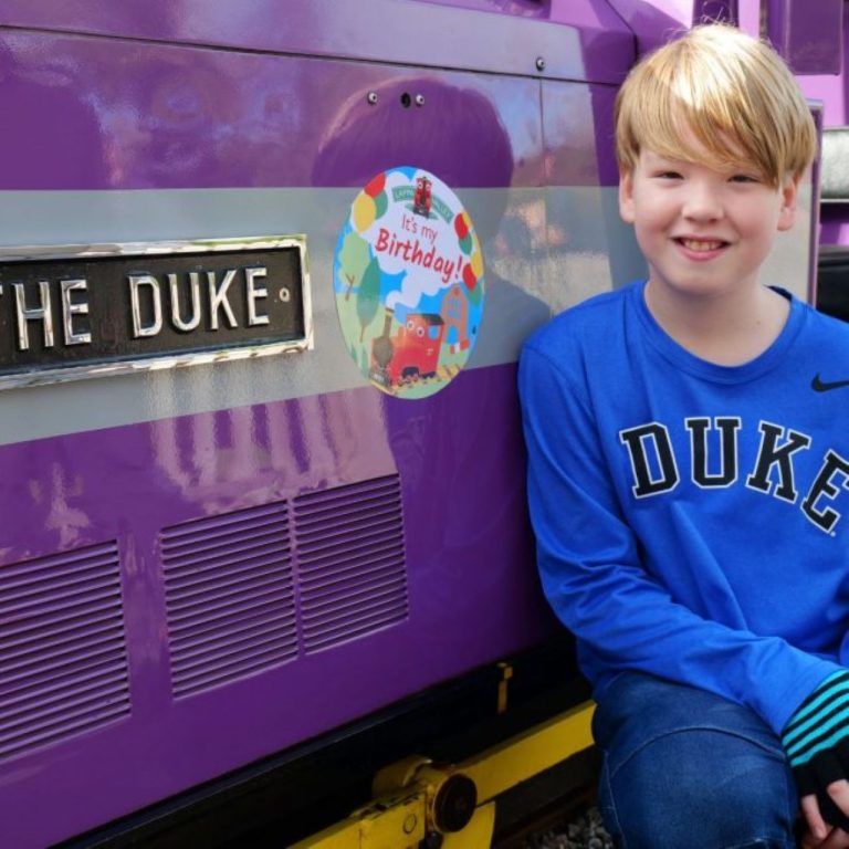 Duke meets The Duke as they celebrate their 10th birthdays - Lappa Valley Railway