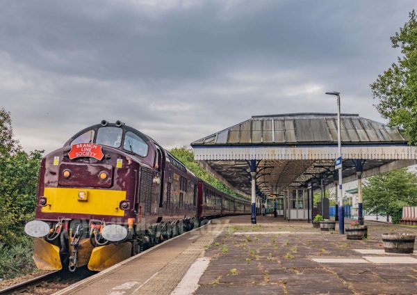 West Coast Railways Class 37 No. 37676 Loch Rannoch at Nelson