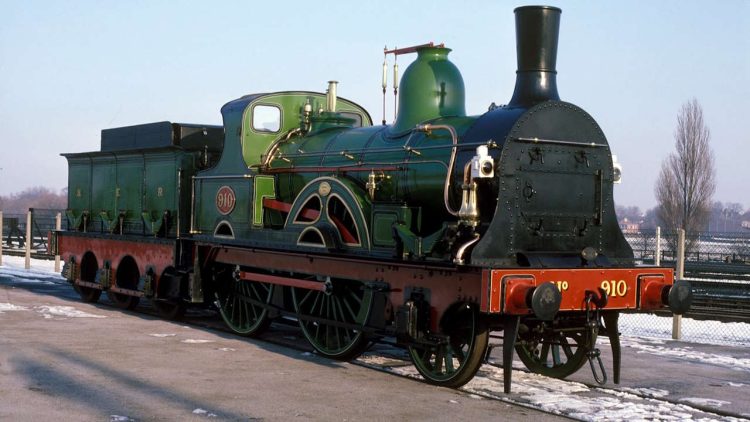 North Eastern Railway locomotive No. 910. // Credit: Science Museum Group