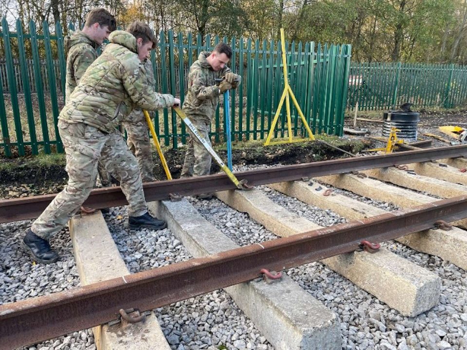 32 Regiment, Royal Engineers helping with tracklaying. // Credit: A1 Steam Locomotive Trust